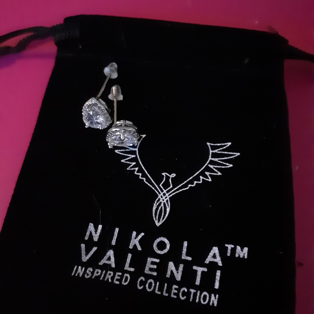 Nikola Valenti  earings